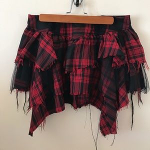 Shredded plaid and mesh tiered skirt